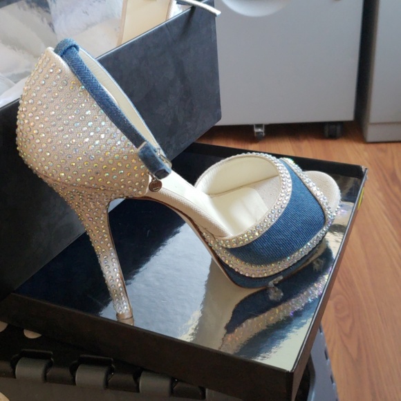 Women's Fancy Jean Material Rhinestone Heels Shoes - Picture 2 of 8